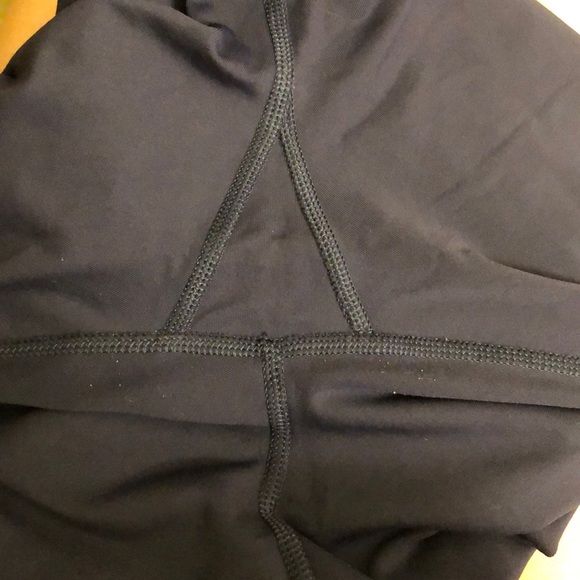 Lululemon navy crop leggings, size 8, NWOT - Picture 6 of 6